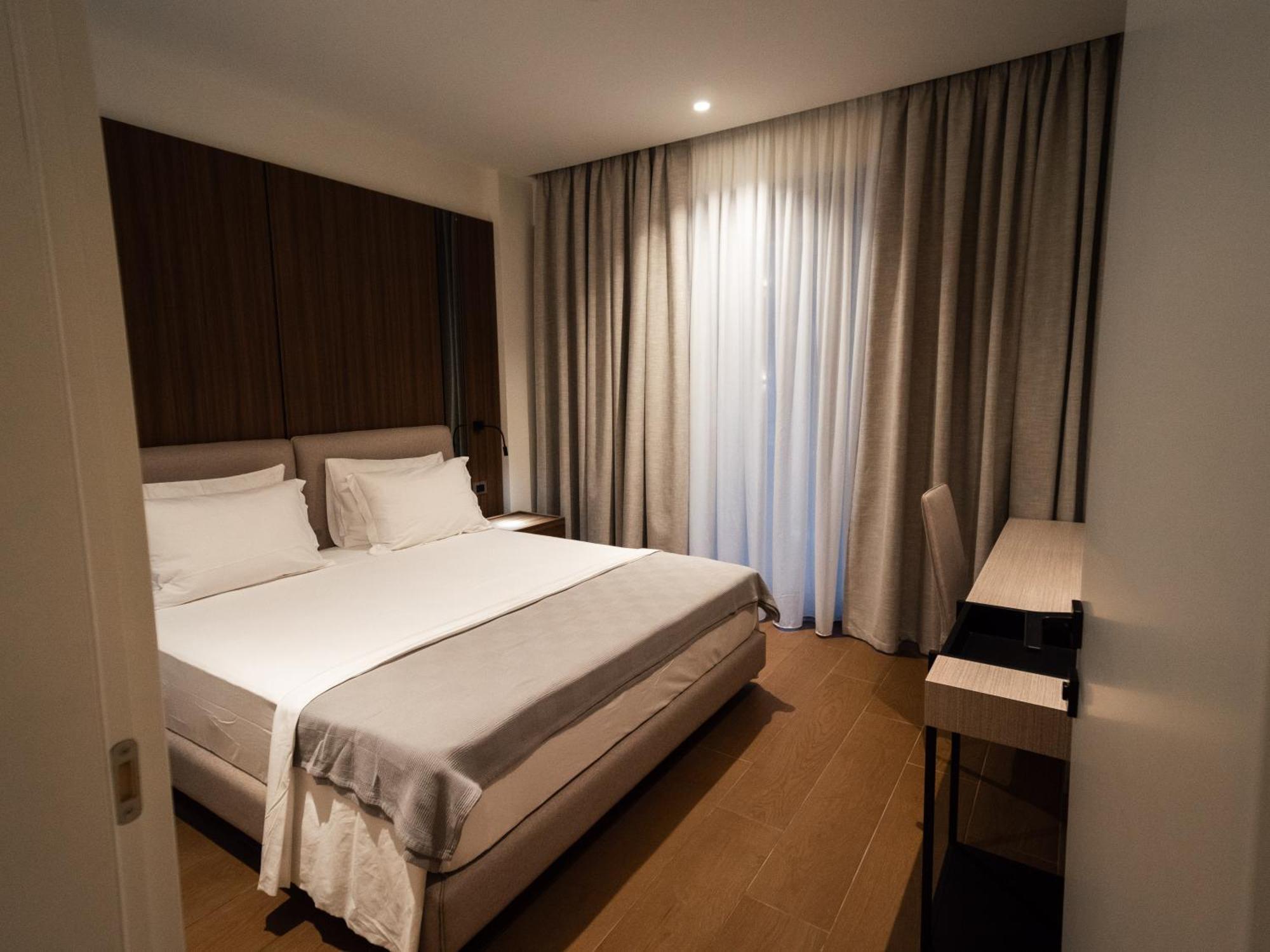Jost Caravel Otel Radhimë Dış mekan fotoğraf