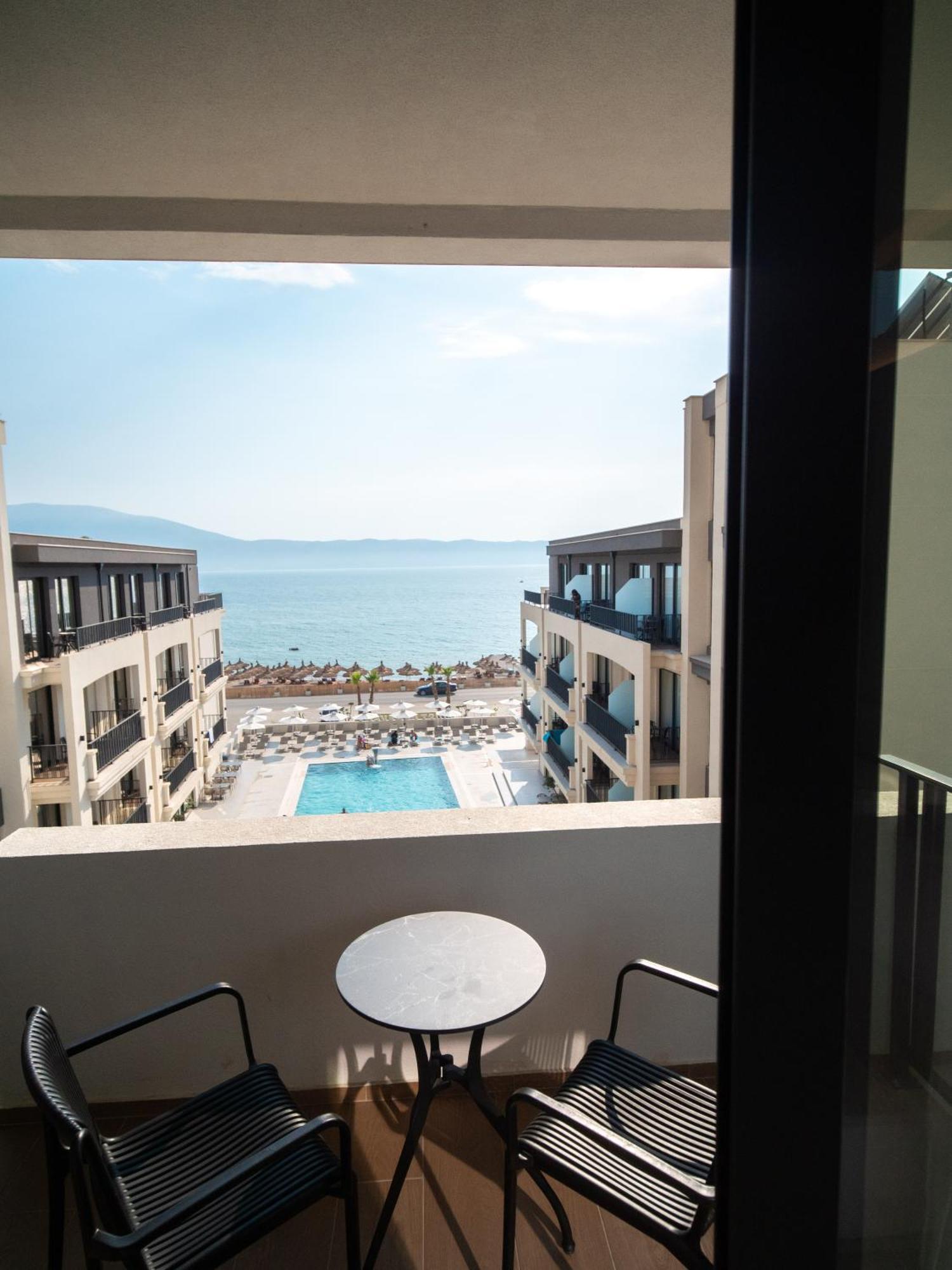 Jost Caravel Otel Radhimë Dış mekan fotoğraf