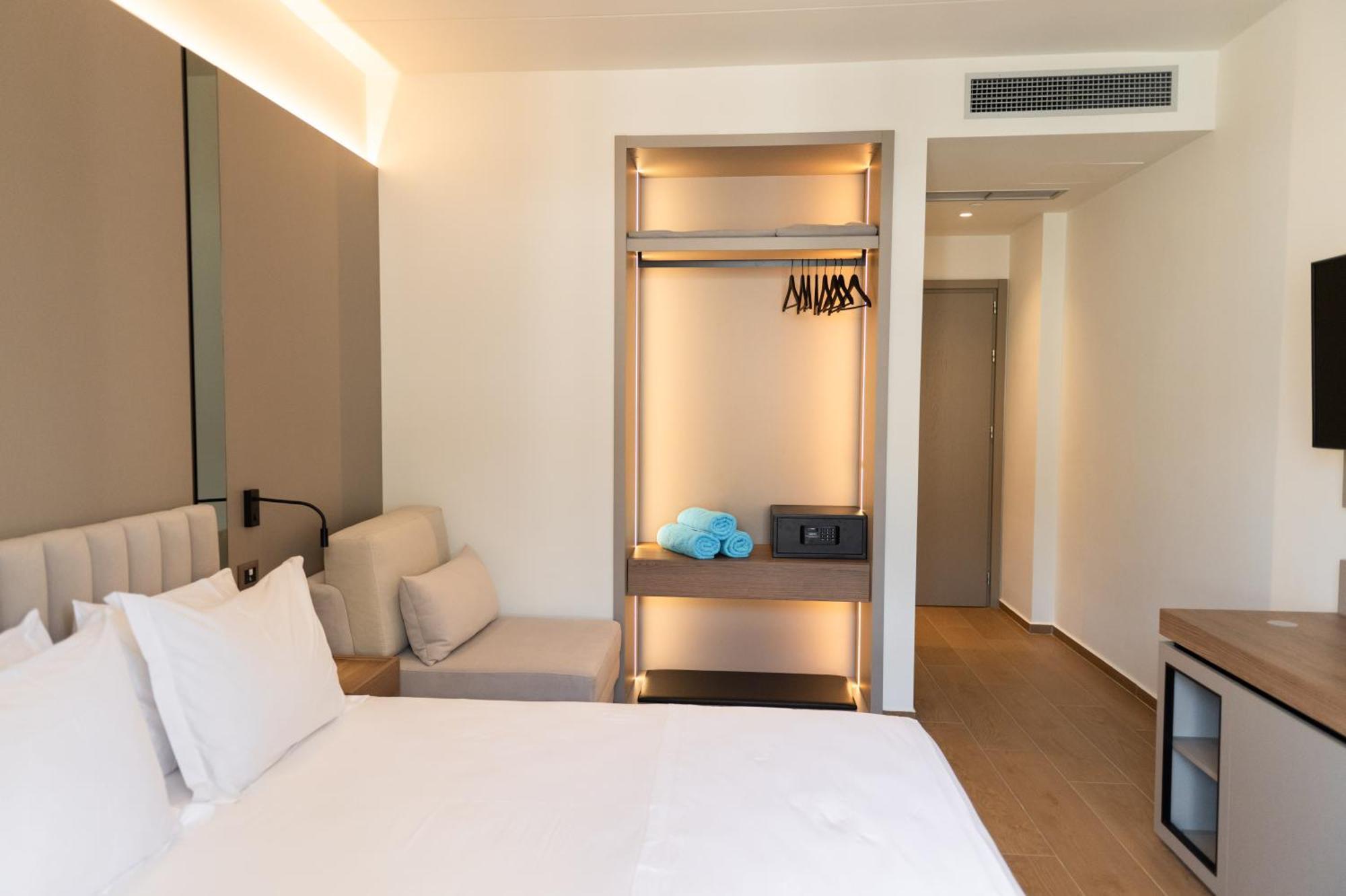 Jost Caravel Otel Radhimë Dış mekan fotoğraf