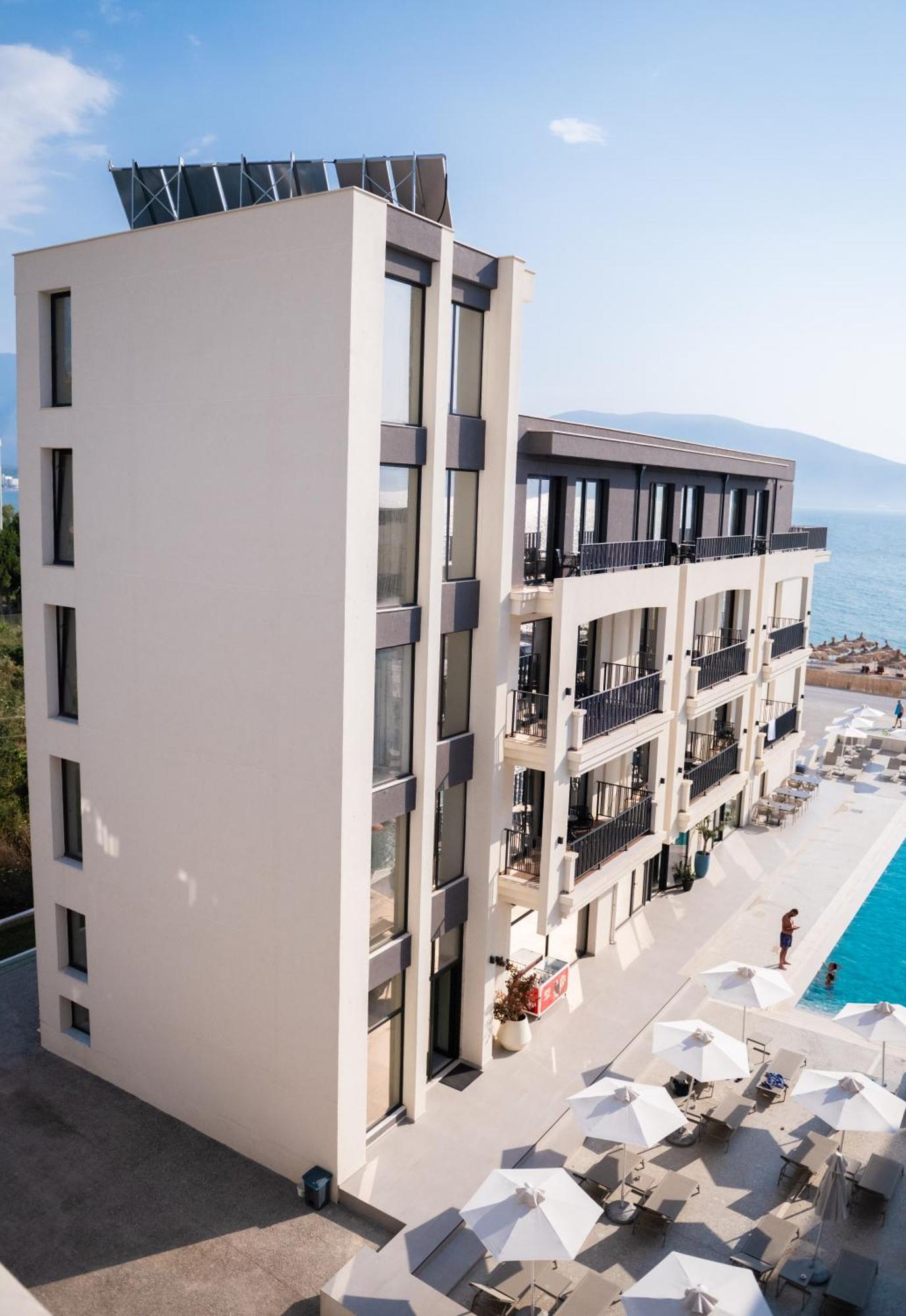Jost Caravel Otel Radhimë Dış mekan fotoğraf