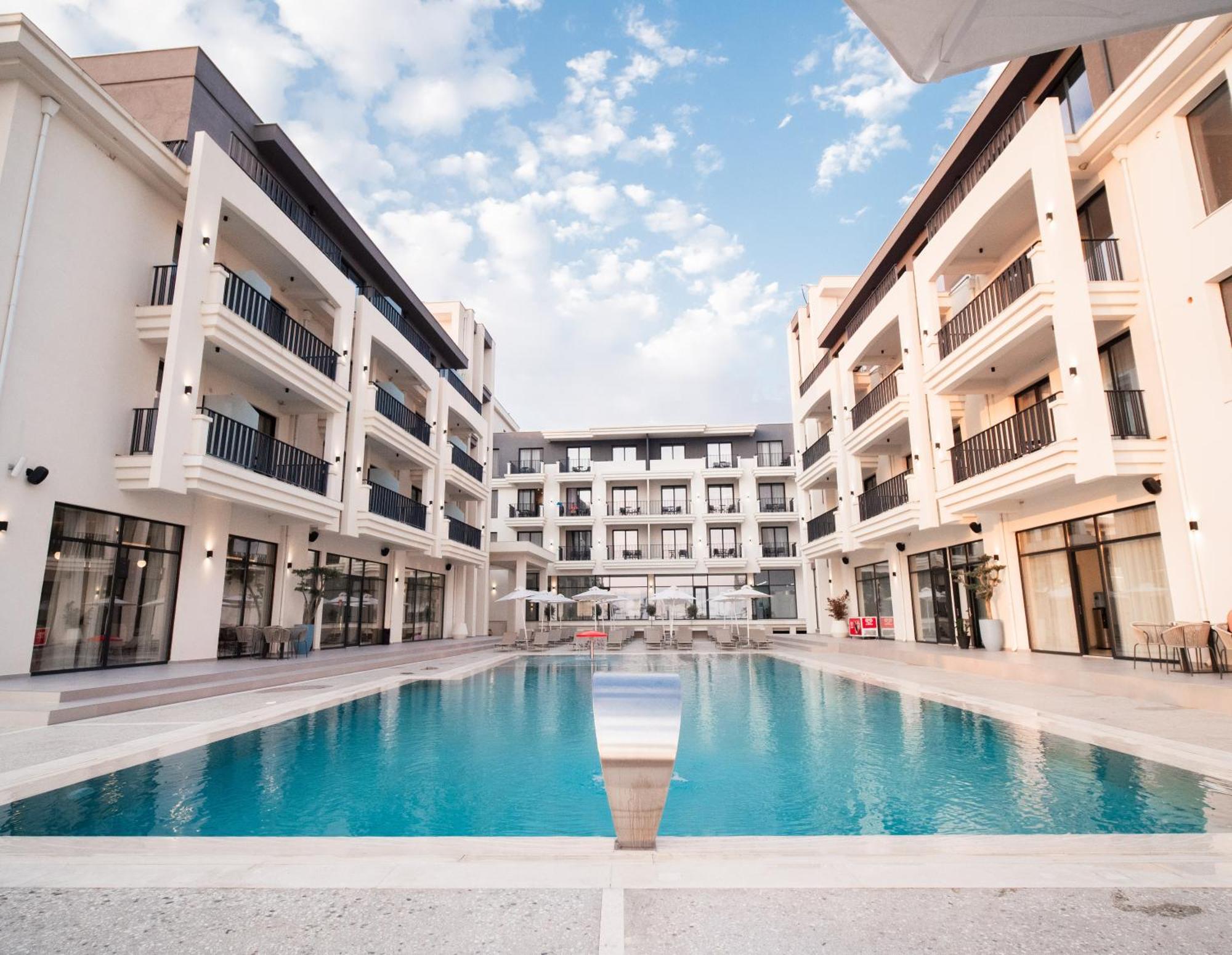 Jost Caravel Otel Radhimë Dış mekan fotoğraf